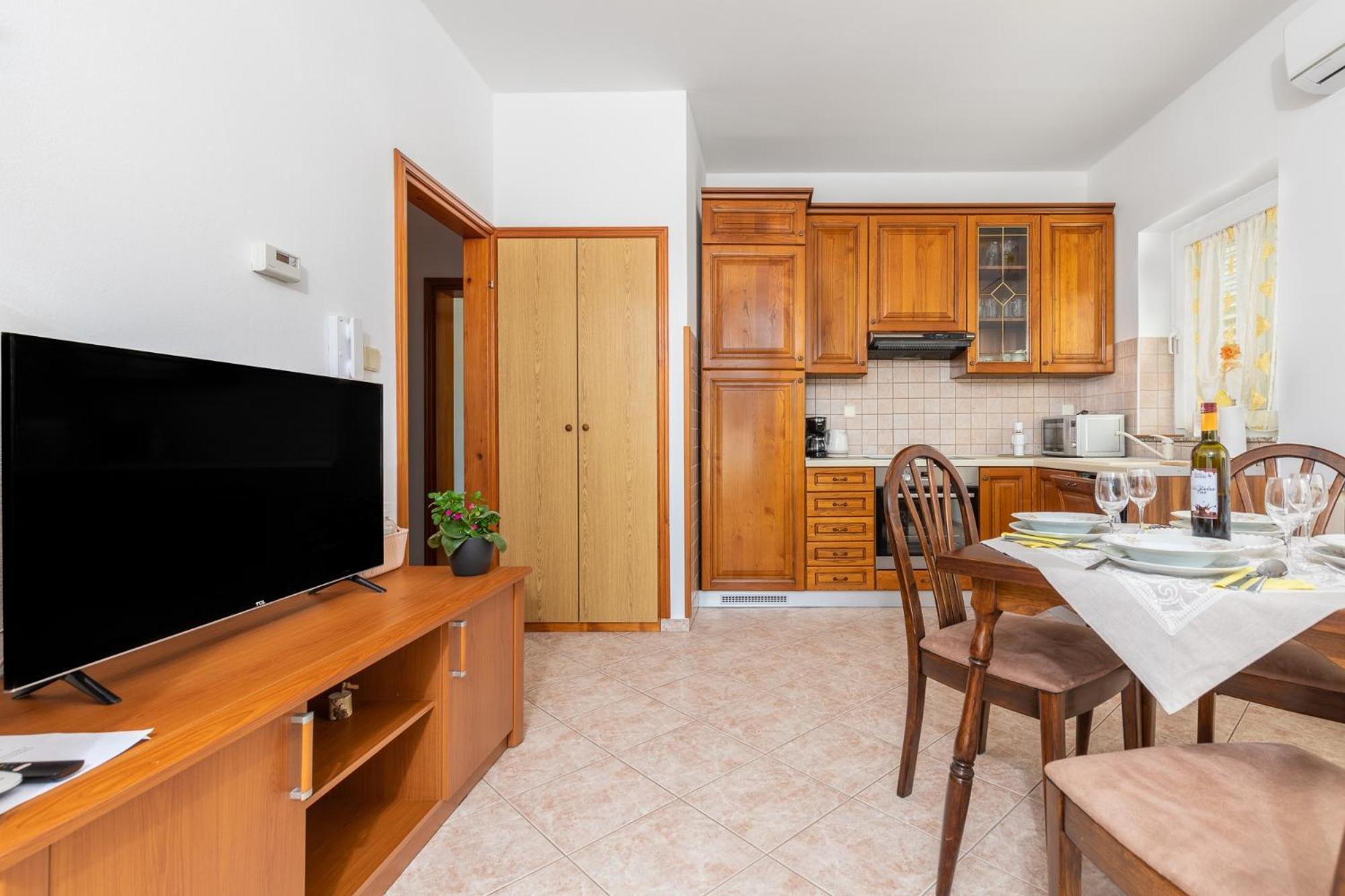 Apartments With A Parking Space Punat, Krk - 20553 Bilik gambar